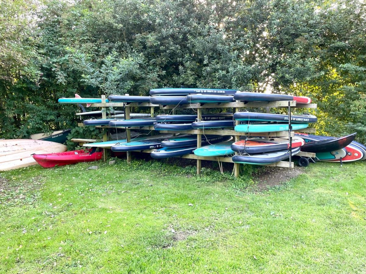 Cosy Cotswold Lodge By Your Home Here - Summer Sale For 3 Plus Nights - Ideal For Families With Log-Burner, Spa, Private Parking And Heated Swimming Pools Ashton Keynes Dış mekan fotoğraf